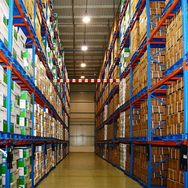 What you need to know about plastic pallets in warehouse storage