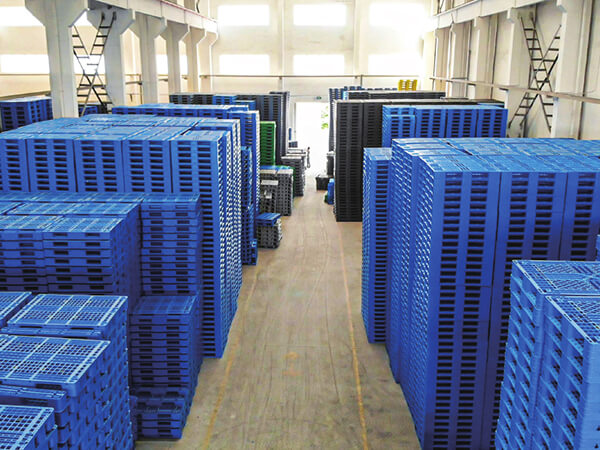 Industrial Plastic Pallets for sale