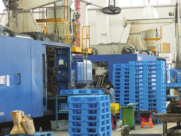 plastic pallet manufacturing