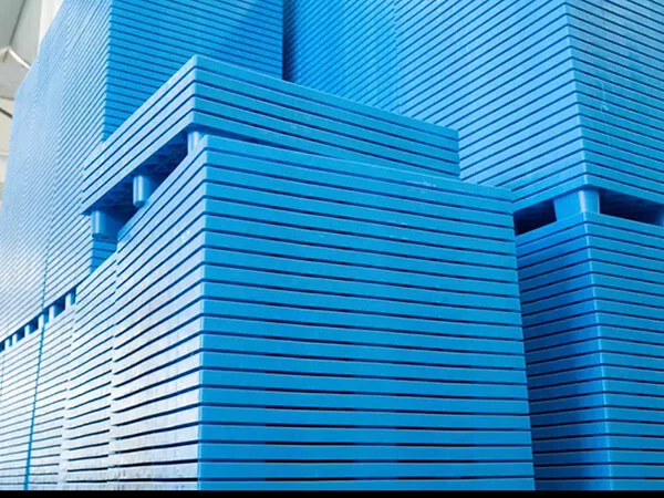 Nestable plastic pallets in stcok