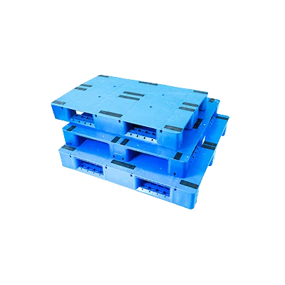 Solid top plastic pallets