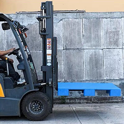 solid top plastic pallet application- for forklifts